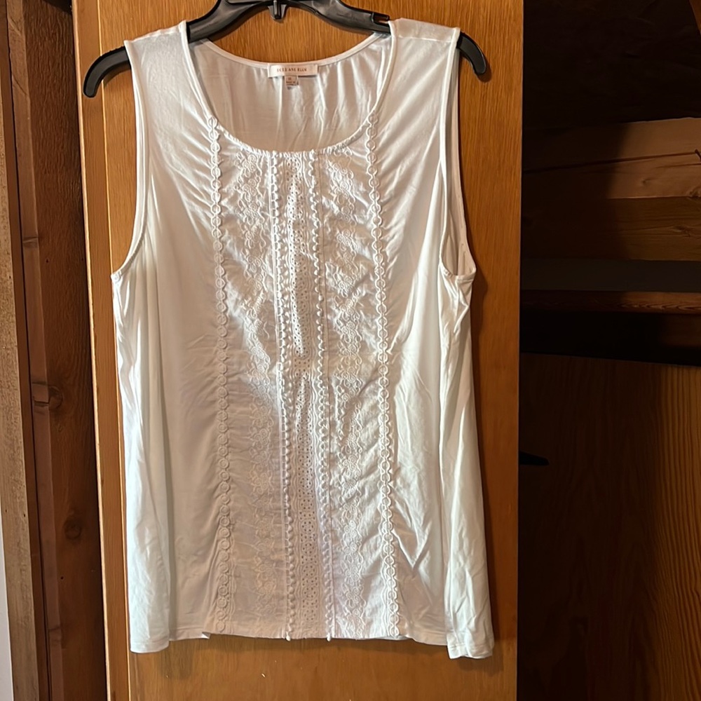 Skies are blue white tank from Stitch Fix. Size Xl. Beautiful detail!